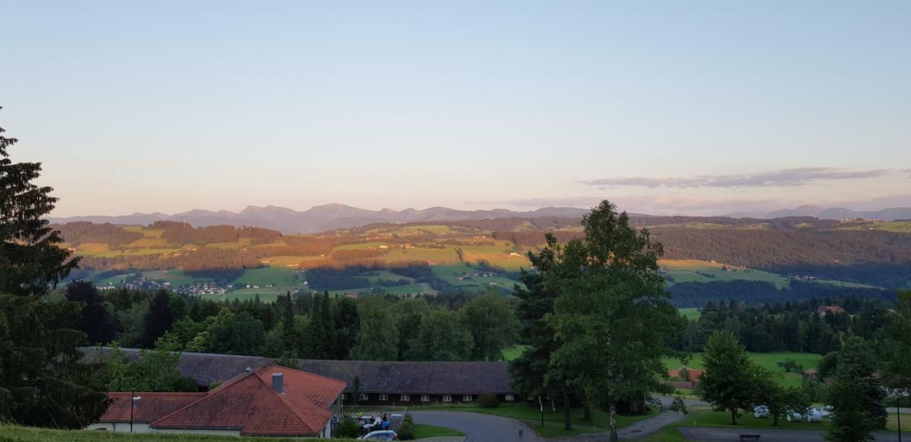 Schoenblick Hotel Garni Ferienwohnungen Lindenberg im Allgau Luaran gambar